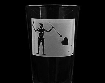 Pirate Blackbeard Flag Design Etched Pint Beer Glass