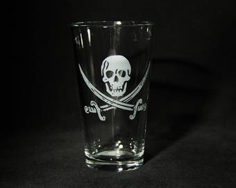 Jolly Roger Skull and Crossbones Etched Pint Glass Pirate