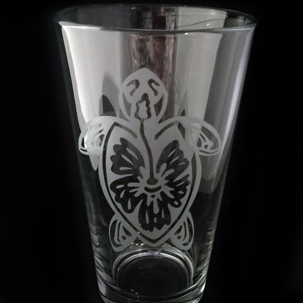 Hibiscus Sea Turtle Design Pint Beer Glass Etched Barware