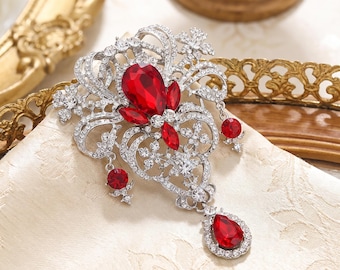 Broche de cristal vermelho, broche vintage barroco marcante, joia prateada com rubi e strass, acessório de casamento para noivas.