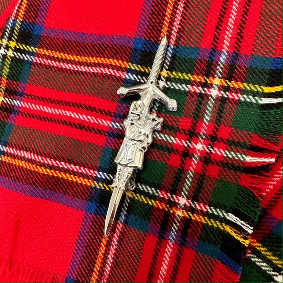 Bagpiper and Claymore Chrome Plated Metal Fly Plaid Brooch Kilt
