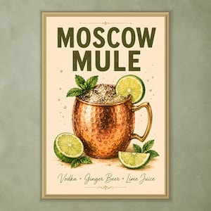 Peut inclure: Une affiche encadrée avec le texte MOSCOW MULE en lettres vert foncé. L'illustration montre une tasse en cuivre martelé remplie de glaçons, de feuilles de menthe et d'une tranche de citron vert, avec d'autres citrons verts et le texte Vodka • Ginger Beer • Lime Juice.