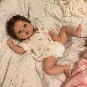 Reborn baby dolls girl with eyes open - Etsy 日本