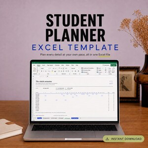 Könnte beinhalten: Ein Laptop mit einer Excel-Vorlage für einen Studentenplaner und dem Text STUDENT PLANNER EXCEL TEMPLATE Plan every detail at your own pace, all in one Excel file. Der Bildschirm zeigt eine Tabellenkalkulation mit einem Semesterplan.