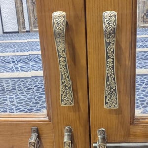 Antique Brass Floral Door Handles, Vintage Cabinet Pulls Pair (7.5" Long)