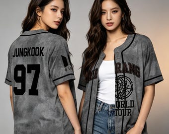 Individuell gestaltetes Arirang-Mitglieder-Trikot, Bangtan-Shirt mit V-Ausschnitt, inspiriert von der Arirang World Tour 2026, K-Pop-ARMY-Konzertoutfit, personalisierte Fanartikel