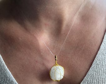Pendentif gypse selenite | pendentif pierre naturelle | bijou paix | fait main