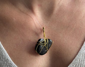 Pendentif tourmaline noire | pendentif pierre naturelle | bijou protection | fait main