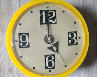 Vintage Yellow Clock Round Yellow Clock 1960&#39;s Modern Graphic Clock General Electric Clock Working Electric Clock 1970s Clock Mod Wall Clock