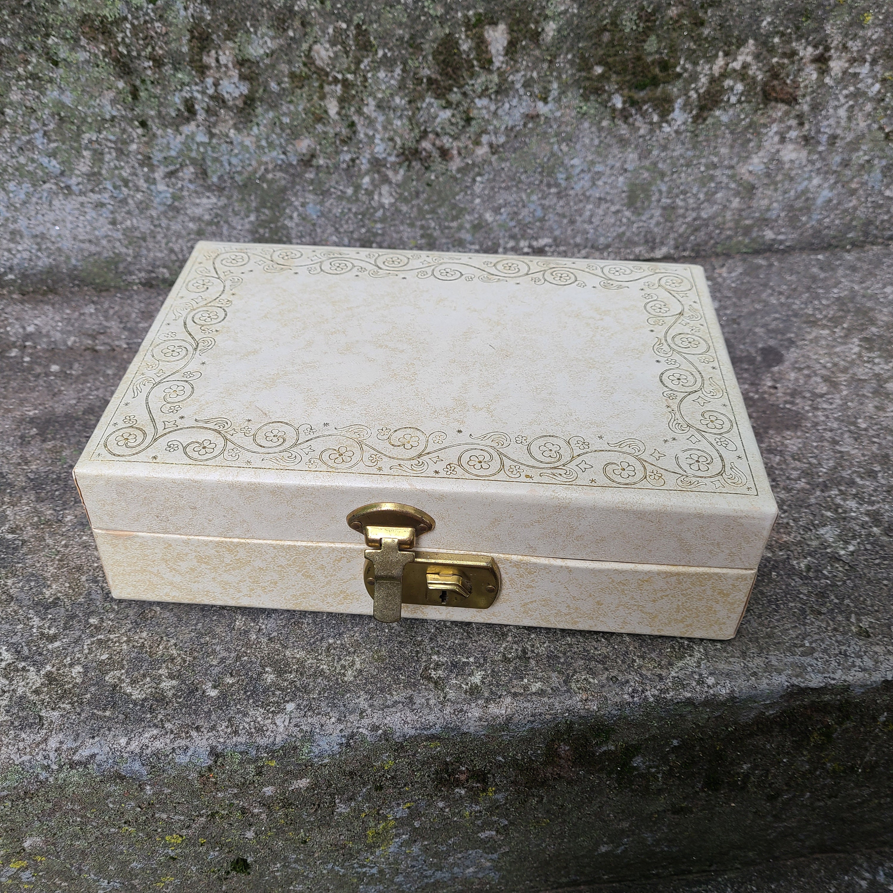 * vintage Jewelry box ✵ * 硝子の ジュエリーボックス vintage Jewelry box ✵ * 硝子の ジュエリーボックス - メルカリ