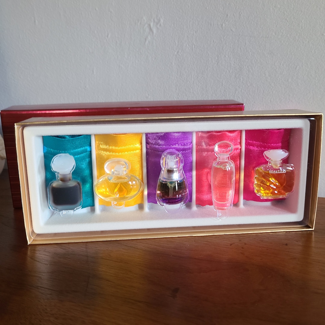 限定ESTEE LAUDER ソリッドパフュームティーカップ・親子ベアーセット… 限定ESTEE LAUDER ソリッドパフュームティーカップ・親子ベアーセット