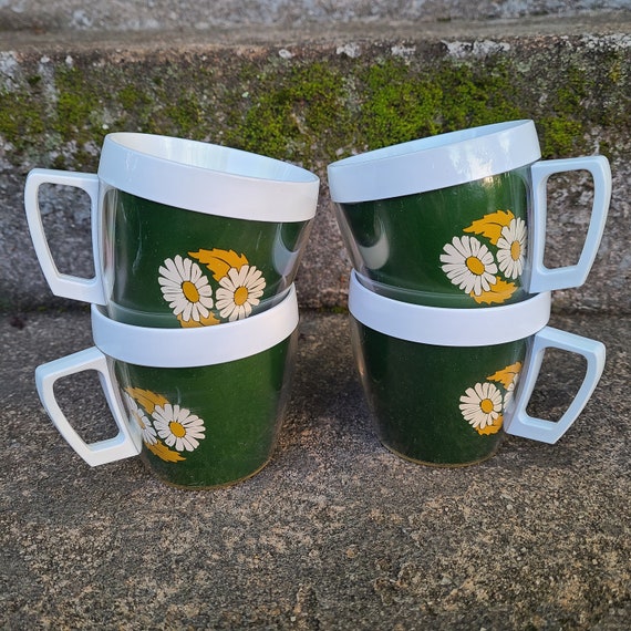 Vintage Daisy Coffee Cups Thermo-Serve Insulated Coffe Cups 70s Coffee Mugs Daisy Mugs 70s Drinkware West Bend Mugs Avocado Green Cups