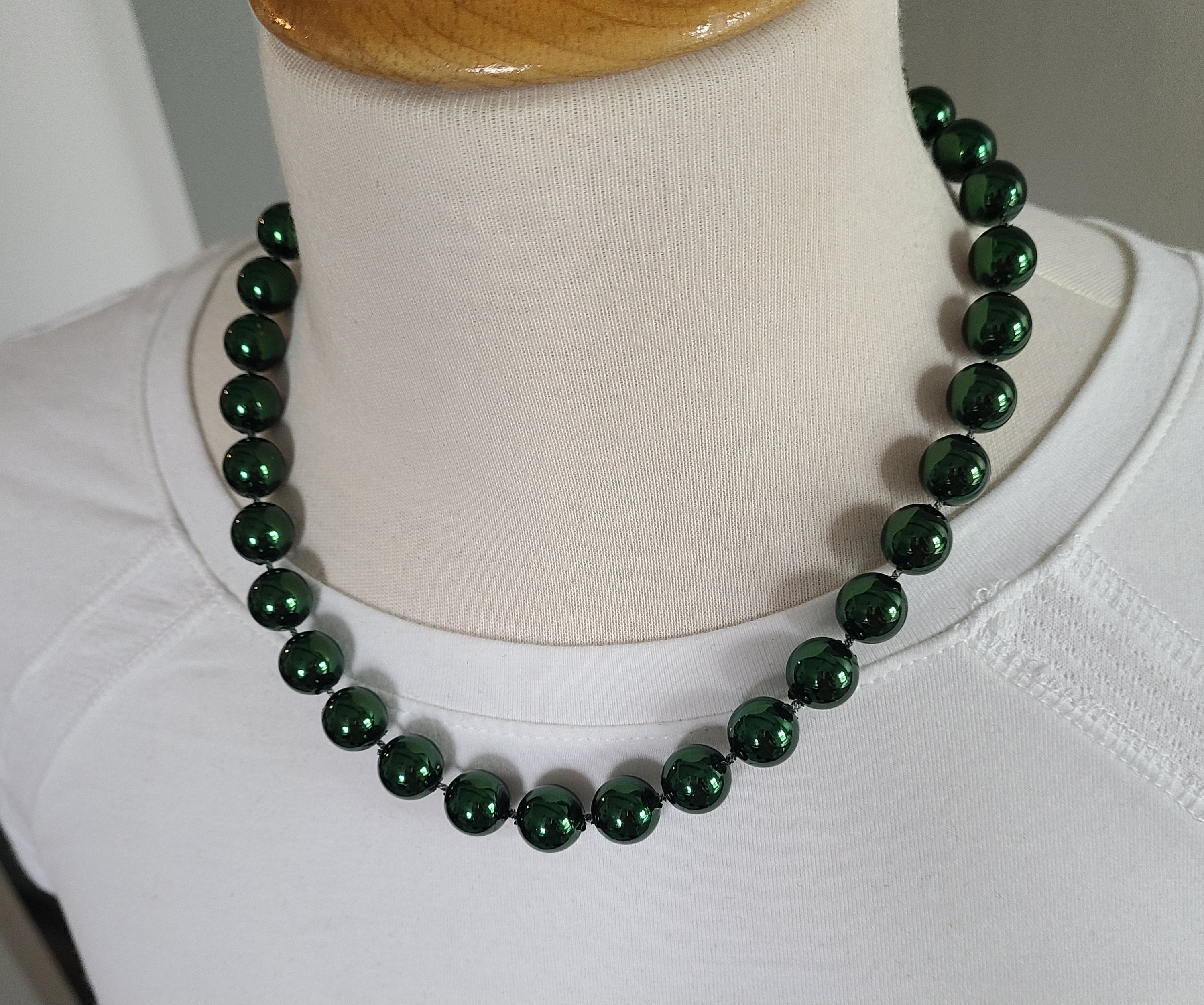 Collier Vintage En Grosses Perles Vertes – Long Collier Perlé – Occasion – Matière Lourde Et Belle