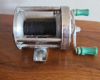 FISHING VINTAGE PFLUEGER PROGRESS FLY REEL No. 1774 MADE USA. Great Shape FISHING VINTAGE PFLUEGER PROGRESS FLY REEL No. 1774 MADE USA. Great Shape