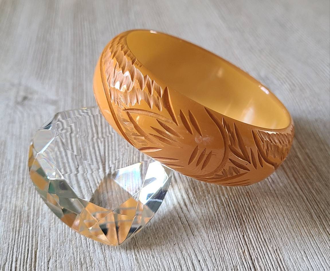 Vintage Bakelite Bracelet 1940's Tested Bakelite Bracelet Carved