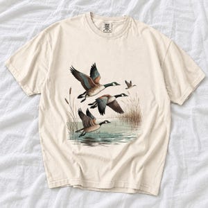 Comfort Colors Canada Goose Shirt, Retro Wild Geese Tee, Geese Pond Winter T-shirt, Waterfowl Hunting Shirt Gift, Goose Lover Tee