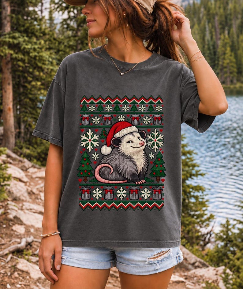 «Уродливый свитер» с опоссумом (faux knit)