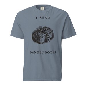 Camiseta de Libros Prohibidos, Camiseta "Leo Libros Prohibidos", Camiseta Comfort Colors para Amantes de los Libros, Camiseta de Bibliotecario con Libros Prohibidos imagen 2