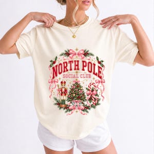 «North Pole Social Club» — whimsical preppy с бантами