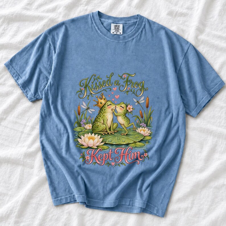 Comfort Colors Frog Couple Shirt, Kissed a Frog Kept Him Tee, Funny Frog Prince T-shirt, Cottagecore Frog Love Shirt, Women Frog Tee
