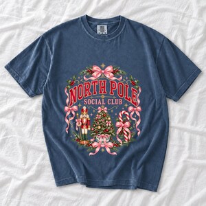«North Pole Social Club» — whimsical preppy с бантами