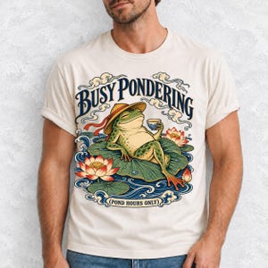 Лягушка «Busy Pondering (Pond Hours Only)»