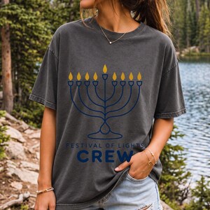 «Festival of Lights Crew» — семейный минимализм