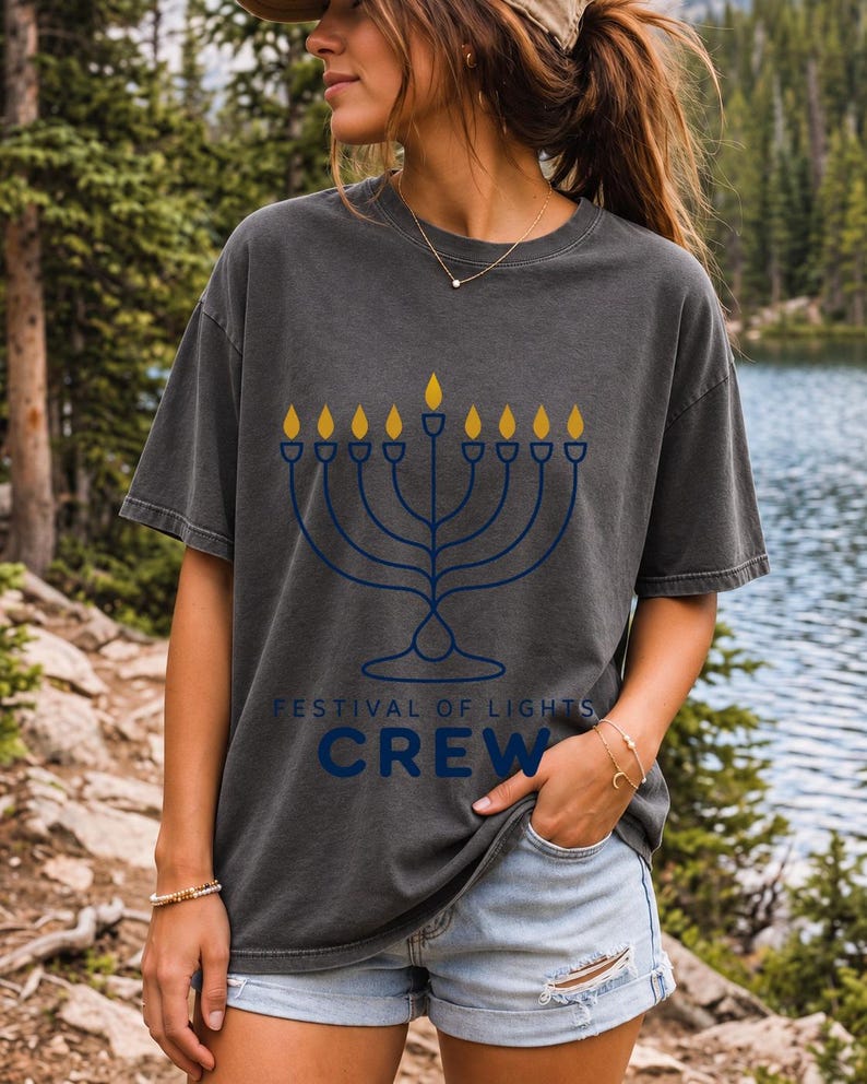 «Festival of Lights Crew» — семейный минимализм