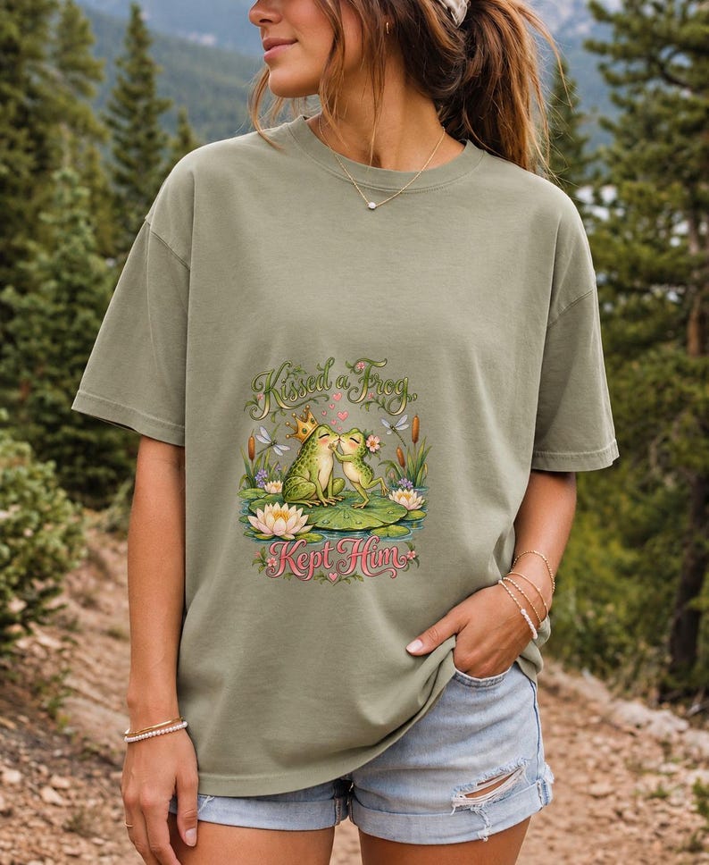 Comfort Colors Frog Couple Shirt, Kissed a Frog Kept Him Tee, Funny Frog Prince T-shirt, Cottagecore Frog Love Shirt, Women Frog Tee