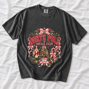 «North Pole Social Club» — whimsical preppy с бантами
