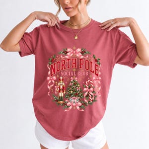 «North Pole Social Club» — whimsical preppy с бантами