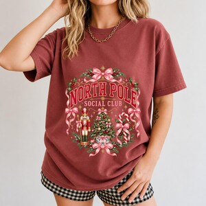 «North Pole Social Club» — whimsical preppy с бантами