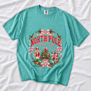 «North Pole Social Club» — whimsical preppy с бантами
