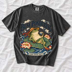 Лягушка «Busy Pondering (Pond Hours Only)»
