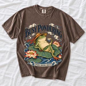 Лягушка «Busy Pondering (Pond Hours Only)»