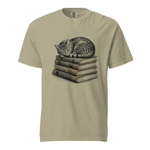 Tabby Cat Shirt, Sleeping Cat on Books Tee, Comfort Colors Cat Lover T-shirt, Bookish Cat Mom Shirt, Retro Kitty Reader Tee image 3