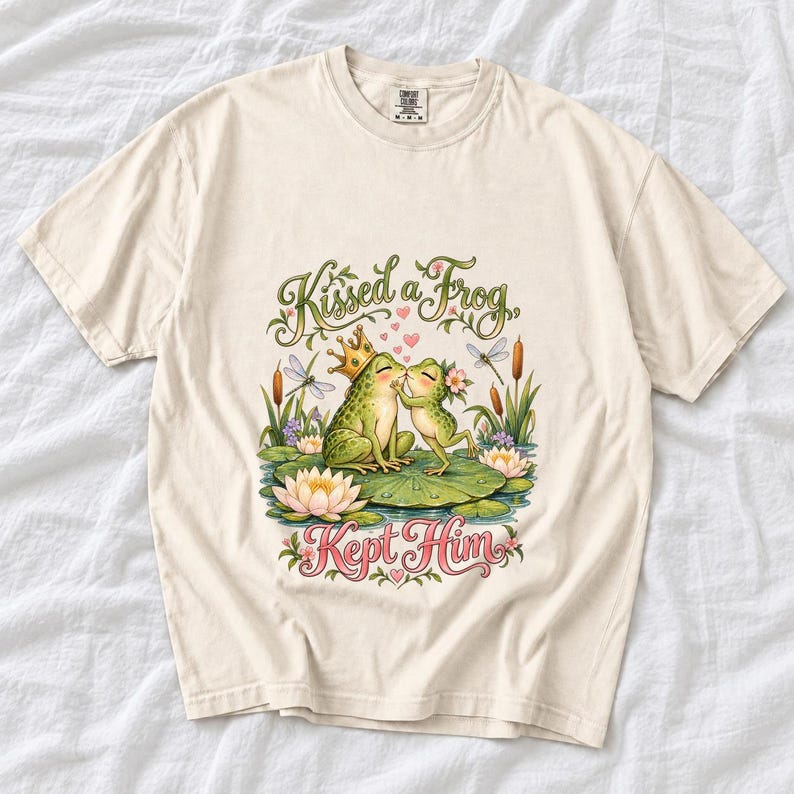 Comfort Colors Frog Couple Shirt, Kissed a Frog Kept Him Tee, Funny Frog Prince T-shirt, Cottagecore Frog Love Shirt, Women Frog Tee