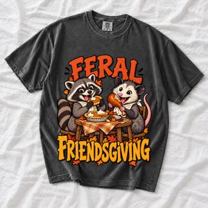«Feral Friendsgiving» — енот и опоссум за столом