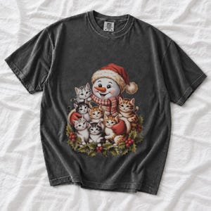 Comfort Colors Snowman Cats Christmas Shirt, Retro Snowman Kitten Tee, Christmas Cat Lover T-shirt, Cat Mom Holiday Shirt, Winter Cat Tee