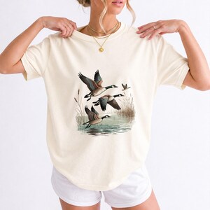 Comfort Colors Canada Goose Shirt, Retro Wild Geese Tee, Geese Pond Winter T-shirt, Waterfowl Hunting Shirt Gift, Goose Lover Tee