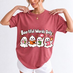 Four kawaii ghosts with flash cards, speech bubbles and books, text Boo-tiful Words Only