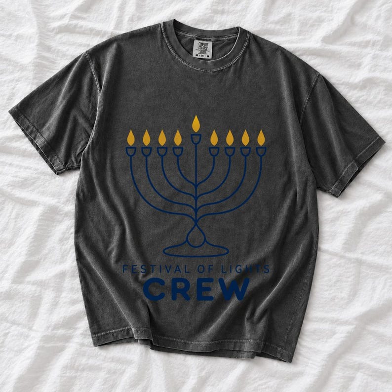 «Festival of Lights Crew» — семейный минимализм