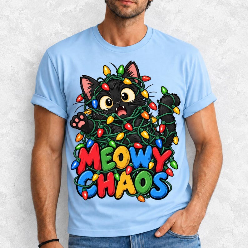 Чёрный кот в гирлянде «Meowy Chaos»