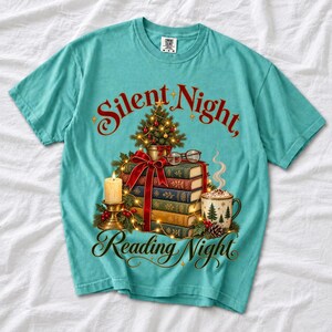 Стопка рождественских книг «Silent Night, Reading Night»