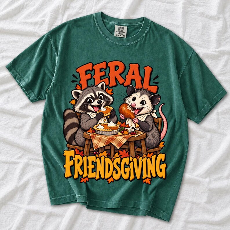«Feral Friendsgiving» — енот и опоссум за столом
