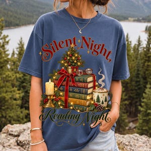 Стопка рождественских книг «Silent Night, Reading Night»