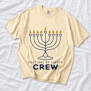 «Festival of Lights Crew» — семейный минимализм