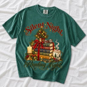 Стопка рождественских книг «Silent Night, Reading Night»