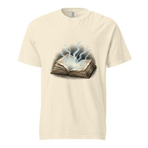 Spellbook Shirt, Witchy Spellbook Tee, Comfort Colors Magic Book T-shirt, Dark Academia Grimoire Shirt, Fantasy Grimoire Tee afbeelding 3
