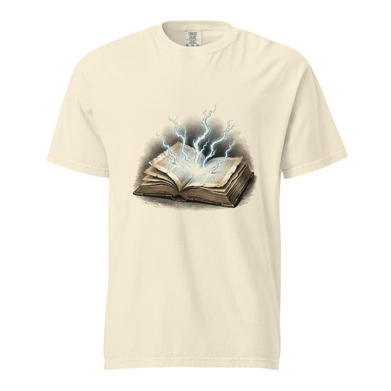 Spellbook Shirt, Witchy Spellbook Tee, Comfort Colors Magic Book T-shirt, Dark Academia Grimoire Shirt, Fantasy Grimoire Tee afbeelding 3